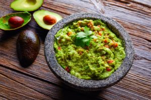 Como Fazer Guacamole o delicioso molho mexicano de abacate para vários pratos